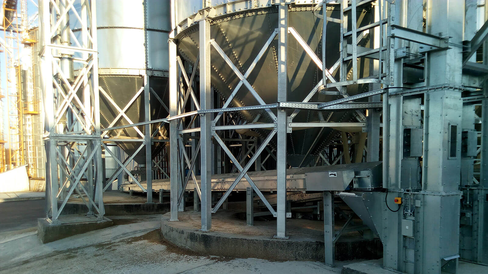 Силосы зерновые конические